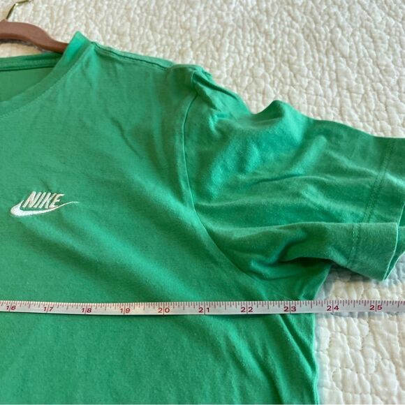 ✨ The Nike Tee Green T-Shirt XL - Picture 10 of 11